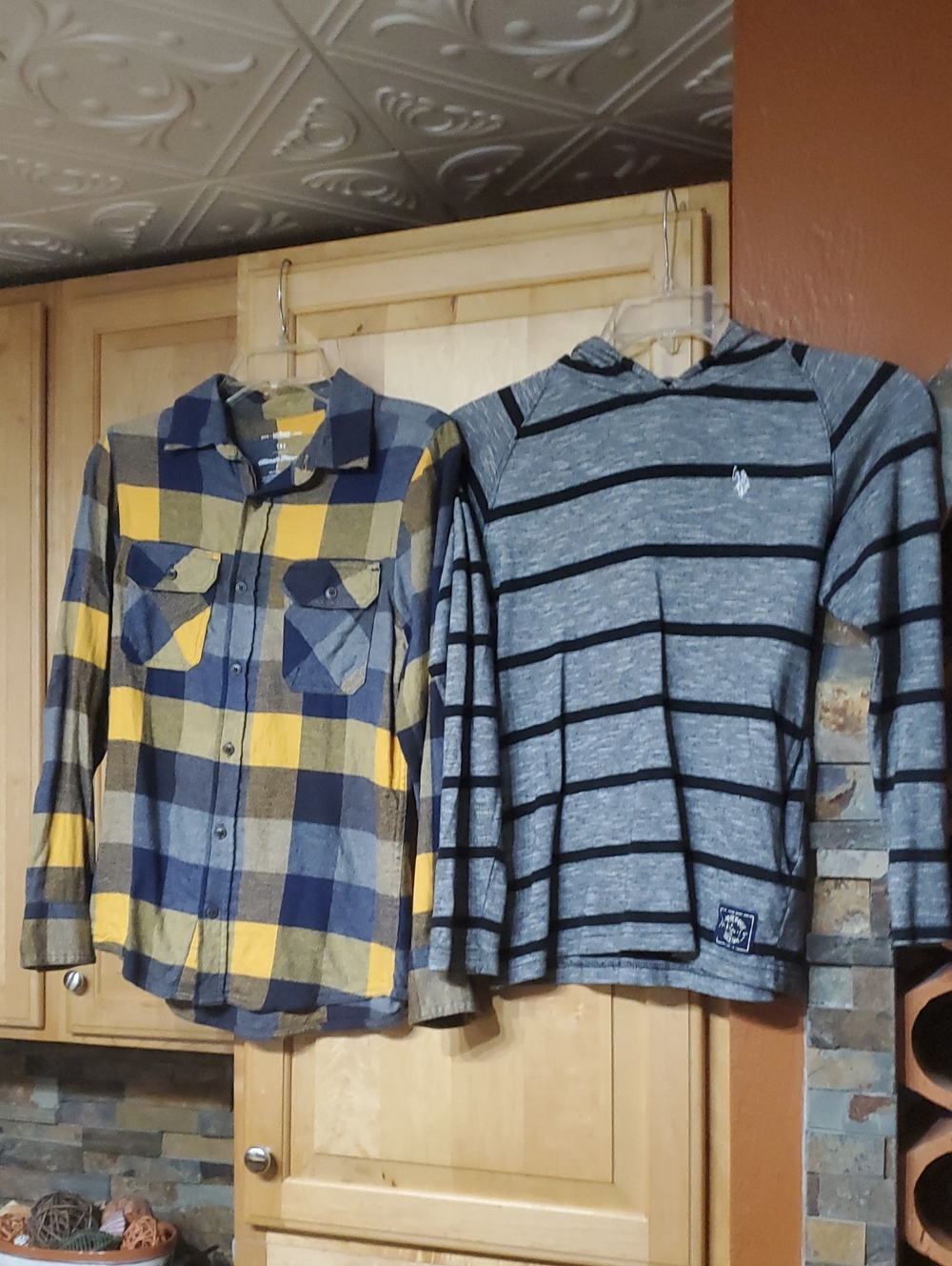 Lot 2 Boys Long Sleeve Button Down Blue & Yellow Plaid Shirt + Hooded Shirt VGUC